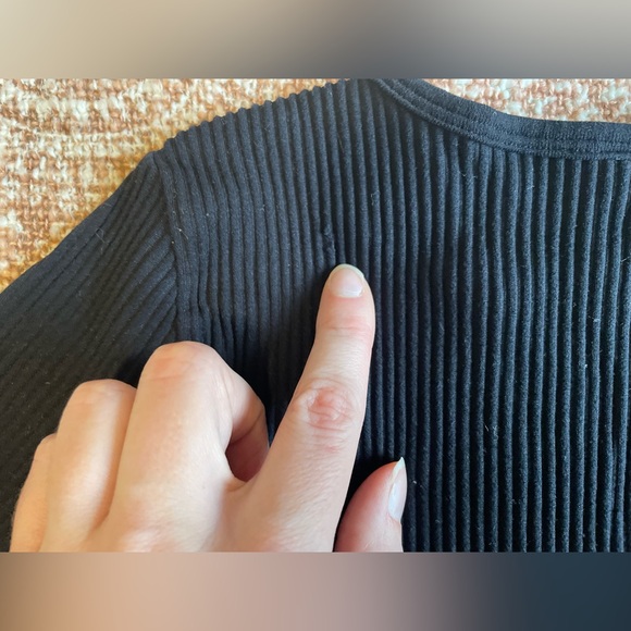 Aritzia The Group By Babaton Seamless Tee Bodysuit Size Small in Black - Picture 6 of 7